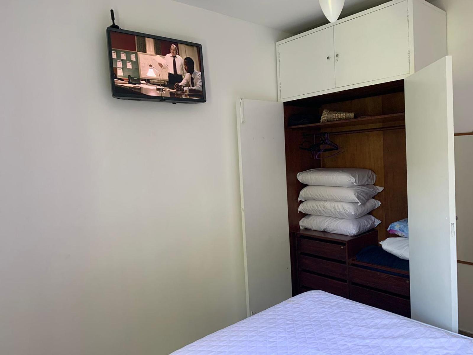 Asturias, 2 Minutos De Caminhada Praia, Piscina, Garagem Demarcada Apartment Guaruja